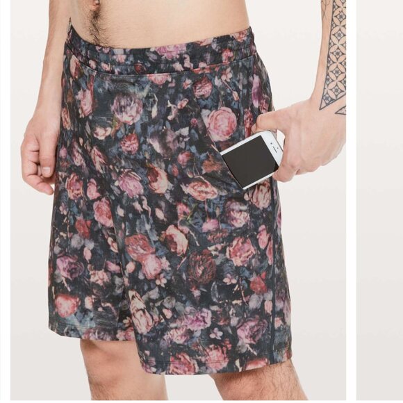 Lululemon Pace Breaker Short *9" - Size S - Picture 4 of 9